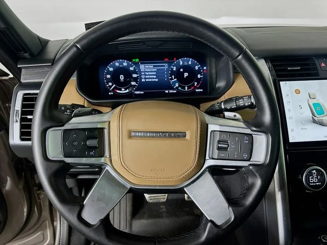 Used 2023  Land Rover Metropolitan Edition image 12