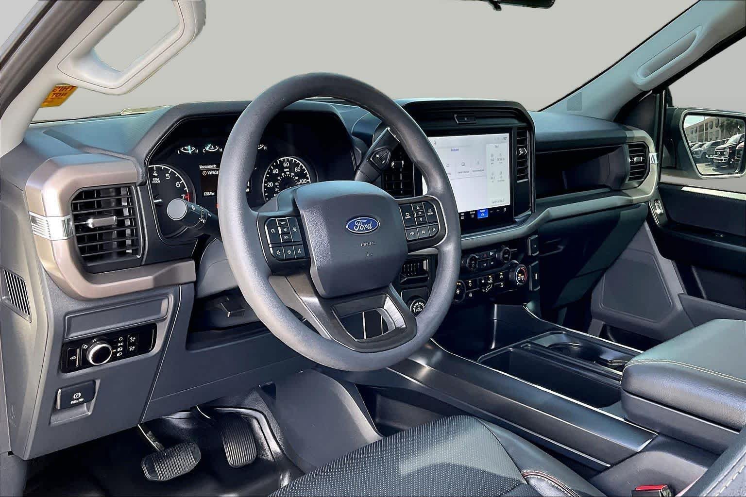 Used 2026 Oxford White Clearcoat Ford XL image 13