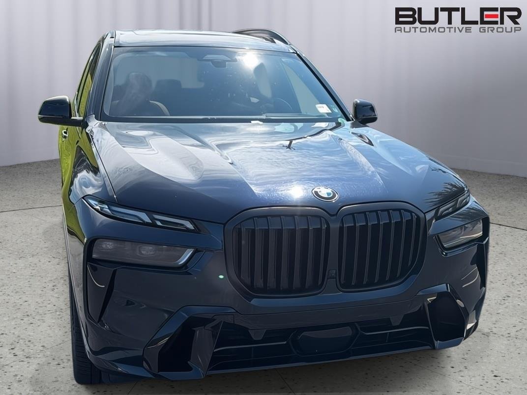 Used 2024 Carbon Black Metallic BMW xDrive40i image 4