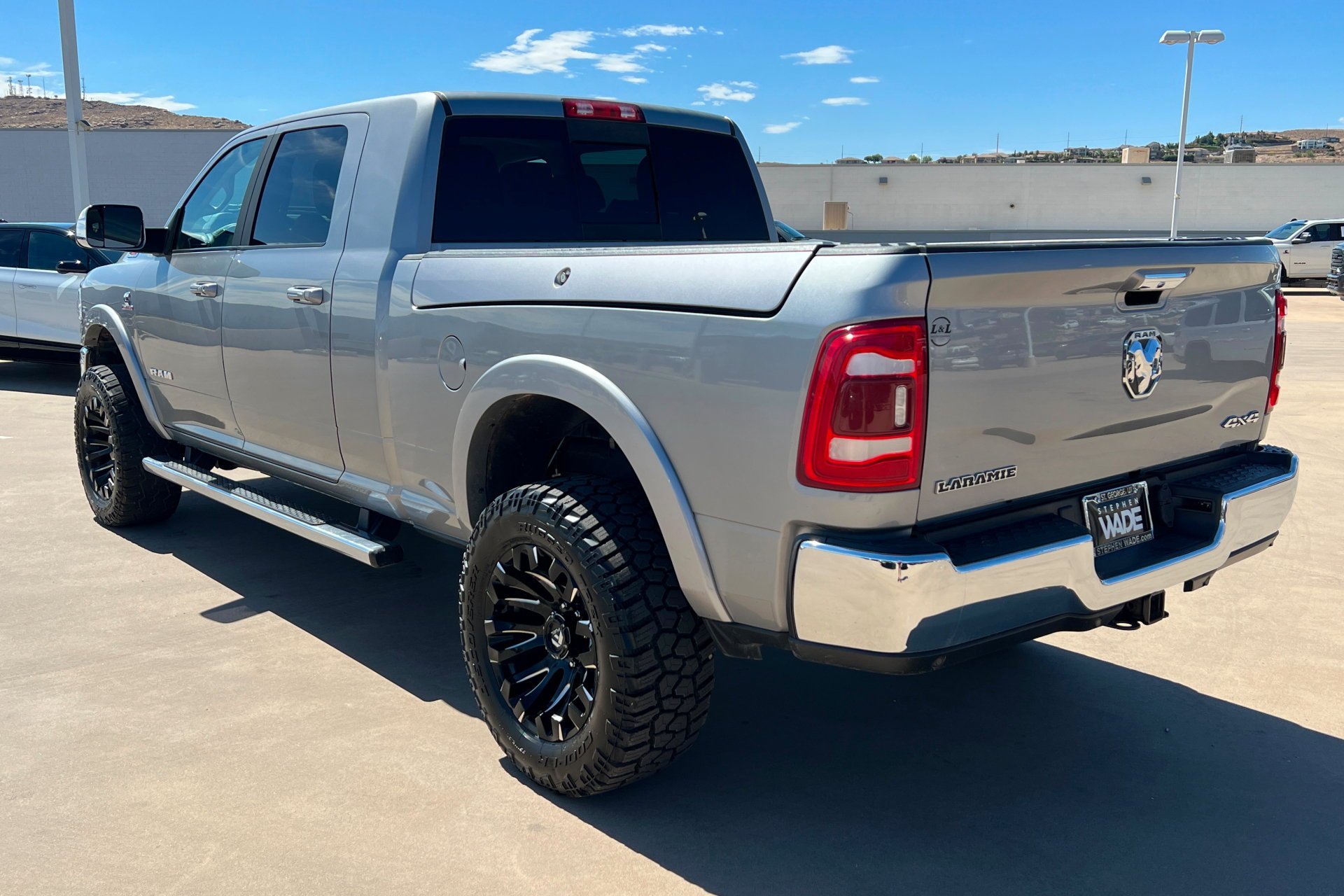 Used 2022 Billet Silver Metallic Clearcoat Ram Laramie image 3