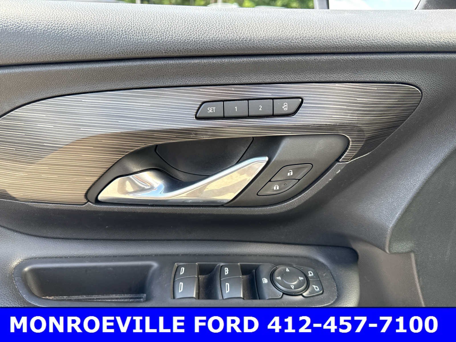 Used 2023 White Frost Tricoat GMC SLT image 17