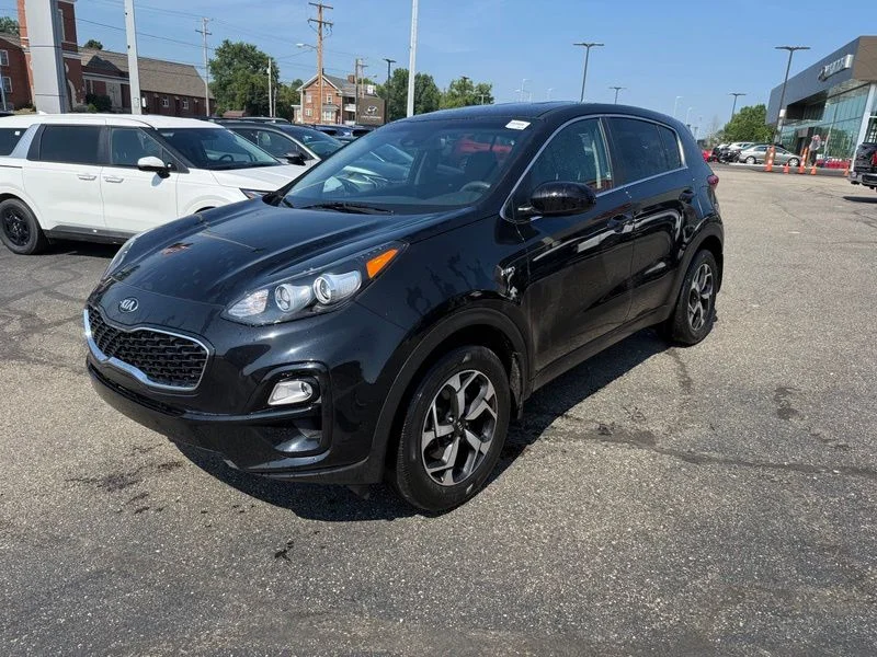 Used 2021 Red Kia LX image 3