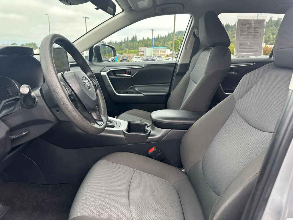 Used 2025 Silver Toyota XLE image 13