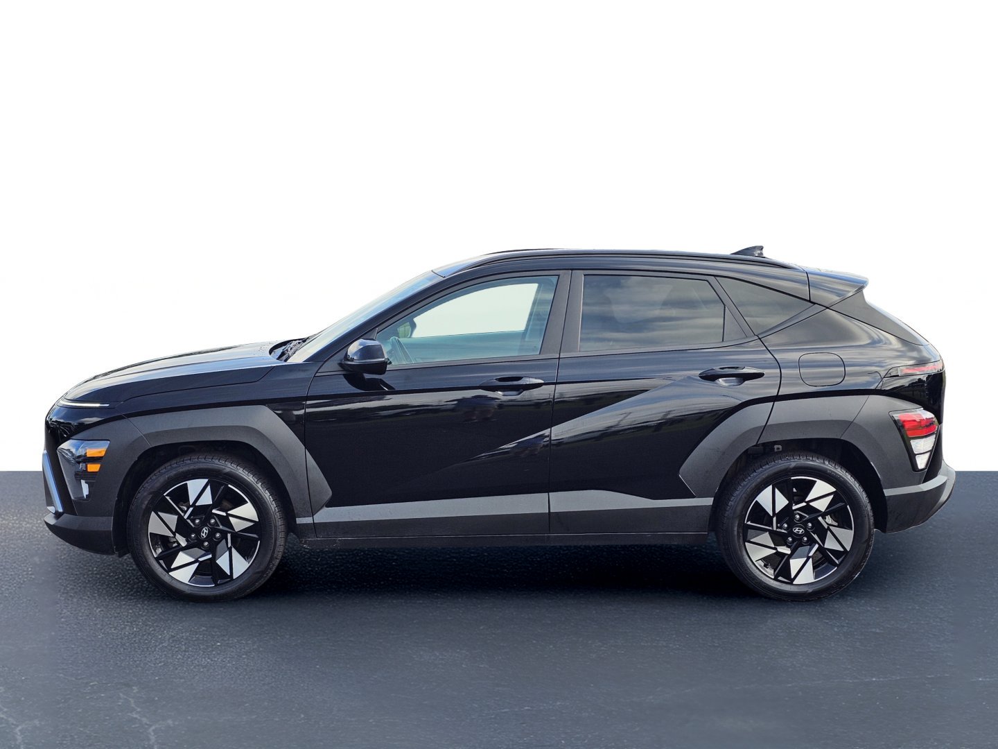 2025 Hyundai Kona SEL - Photo 13