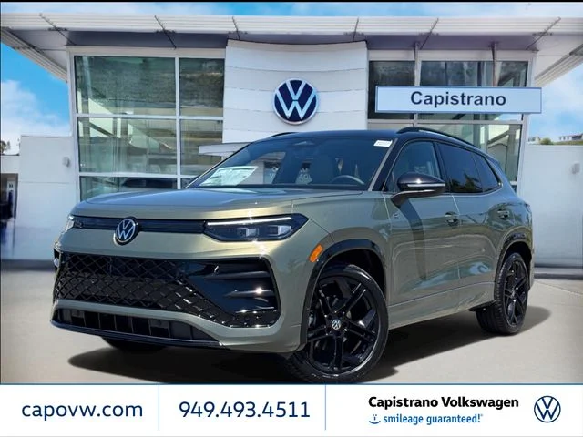 2026 Volkswagen Tiguan 2.0T SE R-Line Black's photo