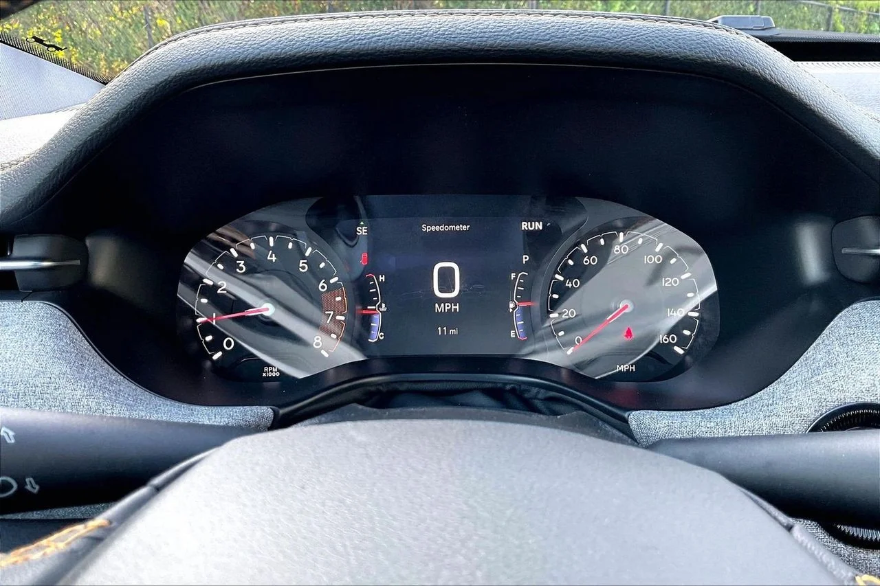 New 2026 Diamond Black Crystal Pearlcoat Jeep Latitude image 10