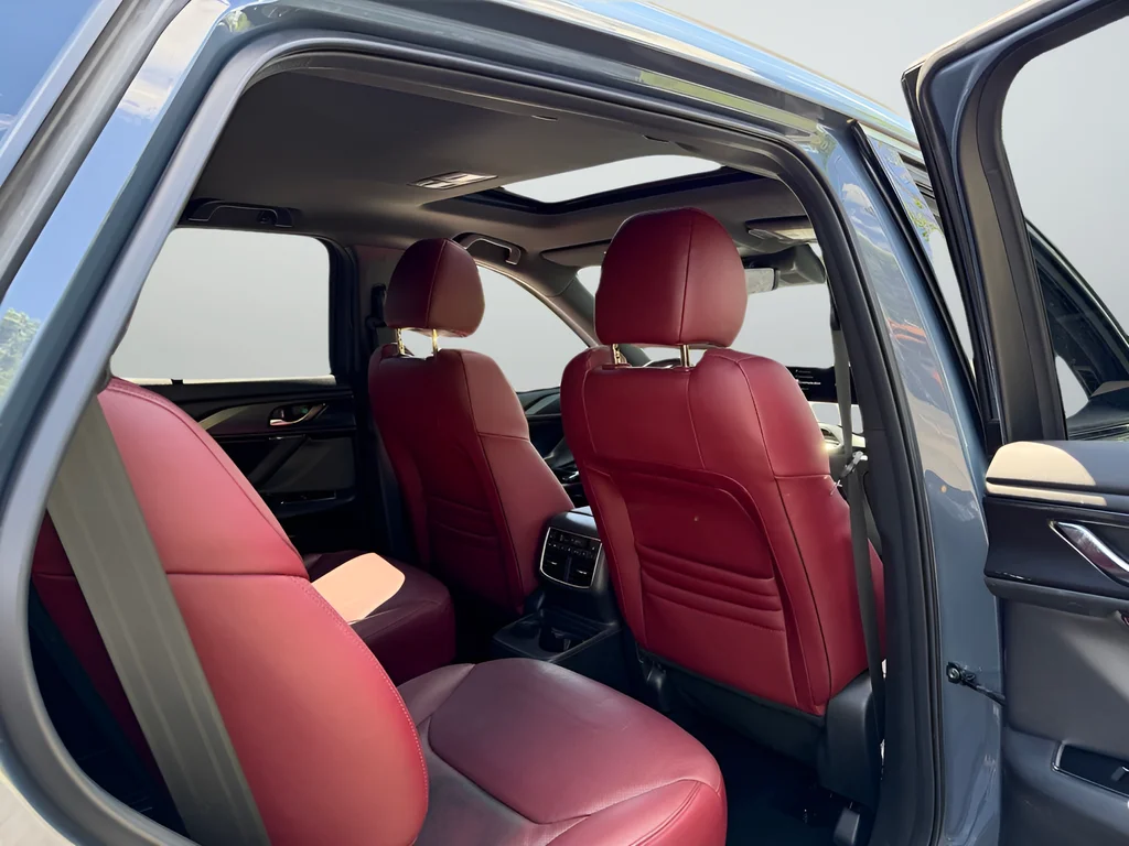Used 2023 Gray Mazda Carbon Edition image 28