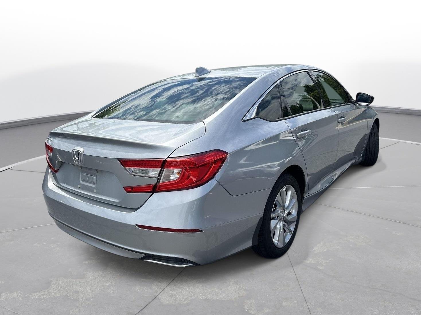 Used 2019 Lunar Silver Metallic Honda LX 1.5T image 6