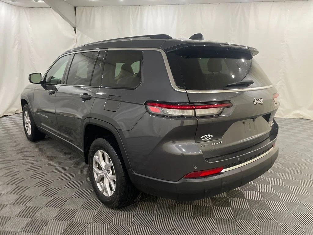 Used 2021 Baltic Gray Metallic Clearcoat Jeep Limited image 9