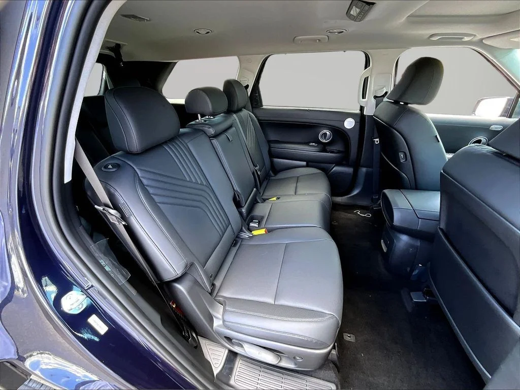 New 2026 Blue Hyundai SEL Premium image 9