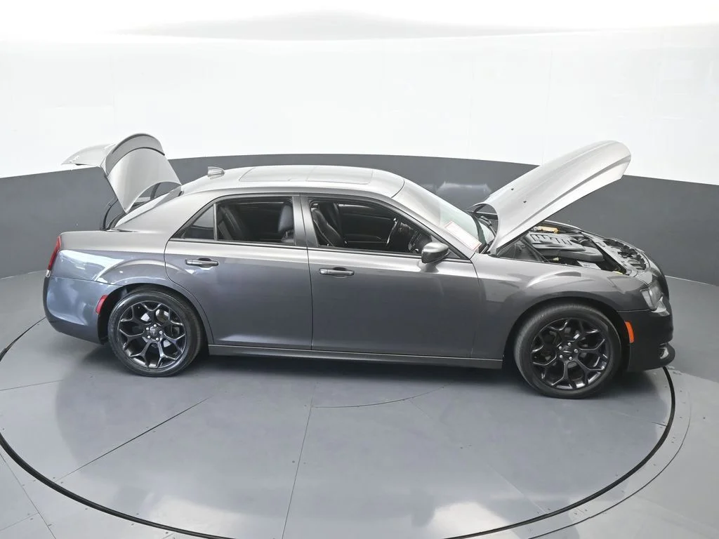 Used 2020 Granite Crystal Metallic Clearcoat Chrysler S image 70