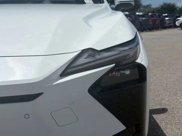 New 2026 Ultra White Lexus PREMIUM PLUS image 8