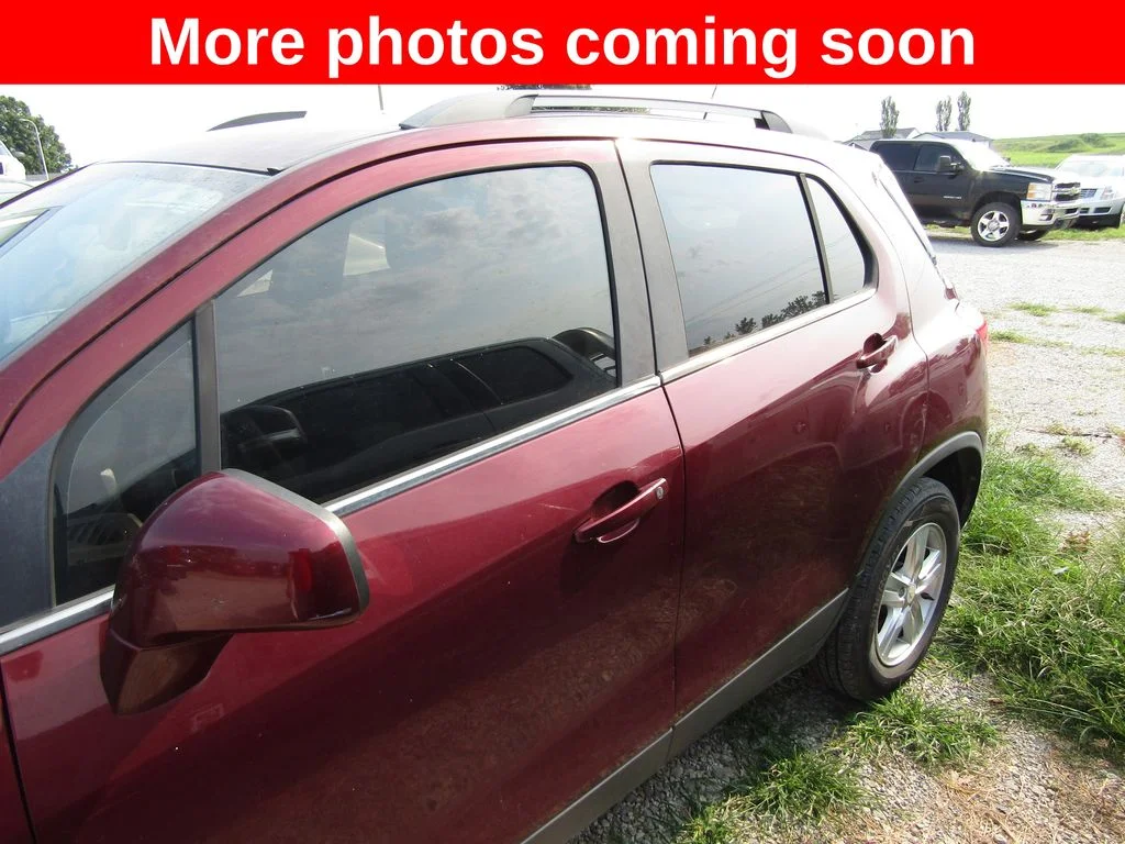 Used 2016 Red Chevrolet LT image 2
