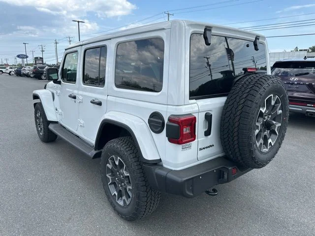 New 2026 Bright White Clear-Coat Exterior Paint Jeep Sahara image 4