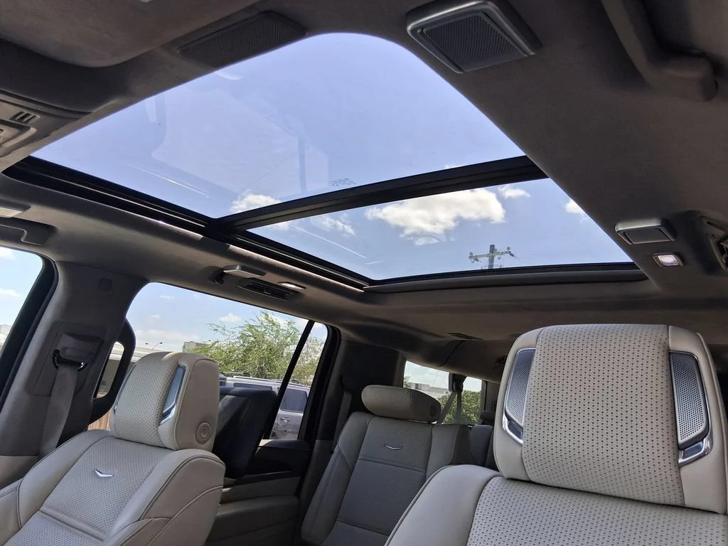 Used 2024 Crystal White Tricoat Cadillac Premium Luxury Platinum image 22