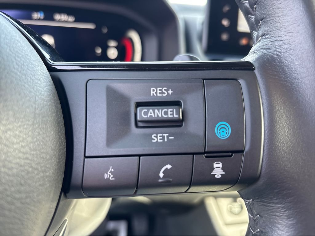 Used 2024 White Nissan SL image 28