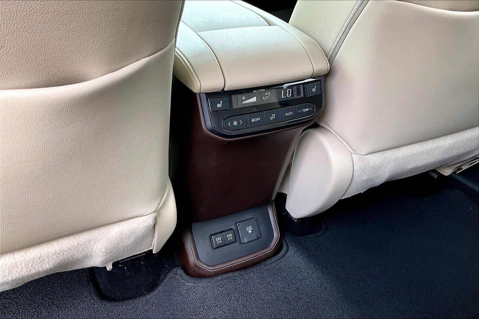 Used 2021 Blizzard Pearl Toyota Platinum image 36