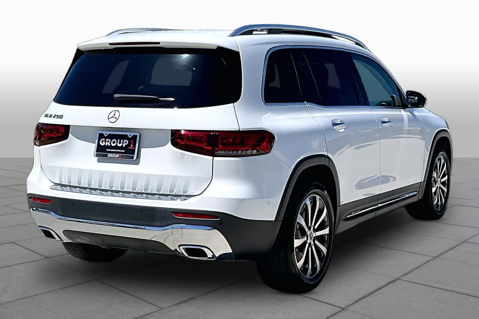 Used 2023 Polar White Mercedes-Benz GLB 250 image 12
