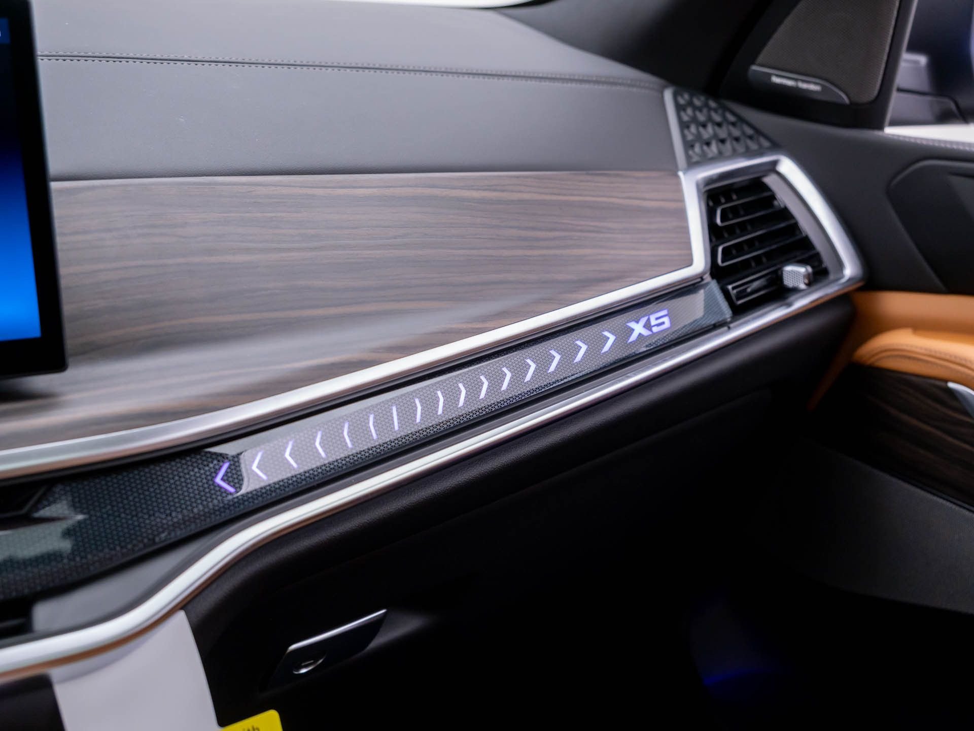 New 2026 Dravit Grey Metallic BMW xDrive40i image 29