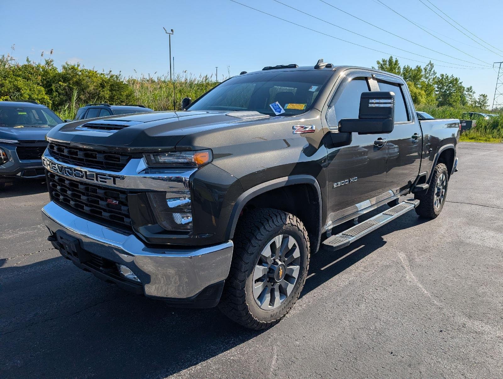 Used 2022 Greenstone Metallic Chevrolet LT image 4