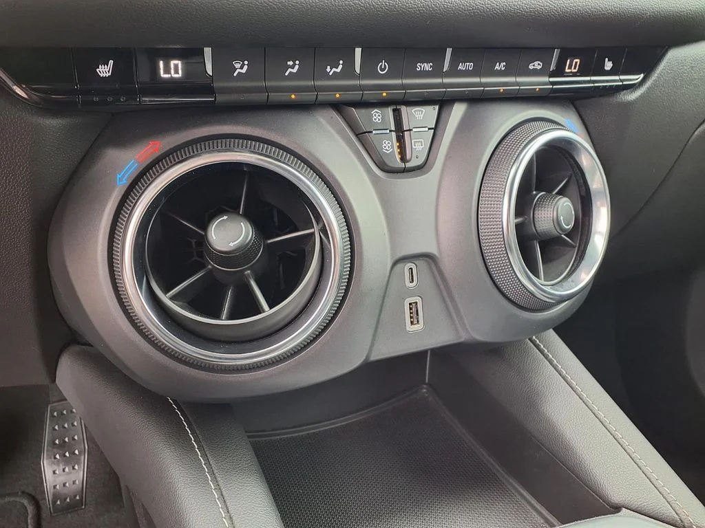 Used 2025 White Chevrolet LT image 14