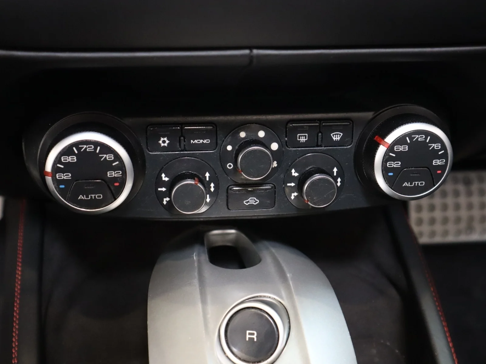 2016 Ferrari California T Base - Photo 33