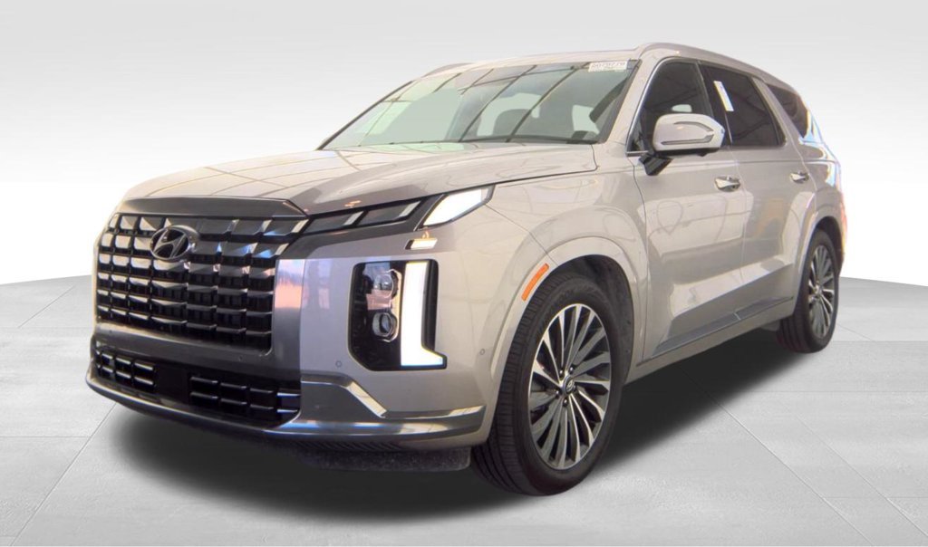 Used 2025 Silver Hyundai Calligraphy image 1