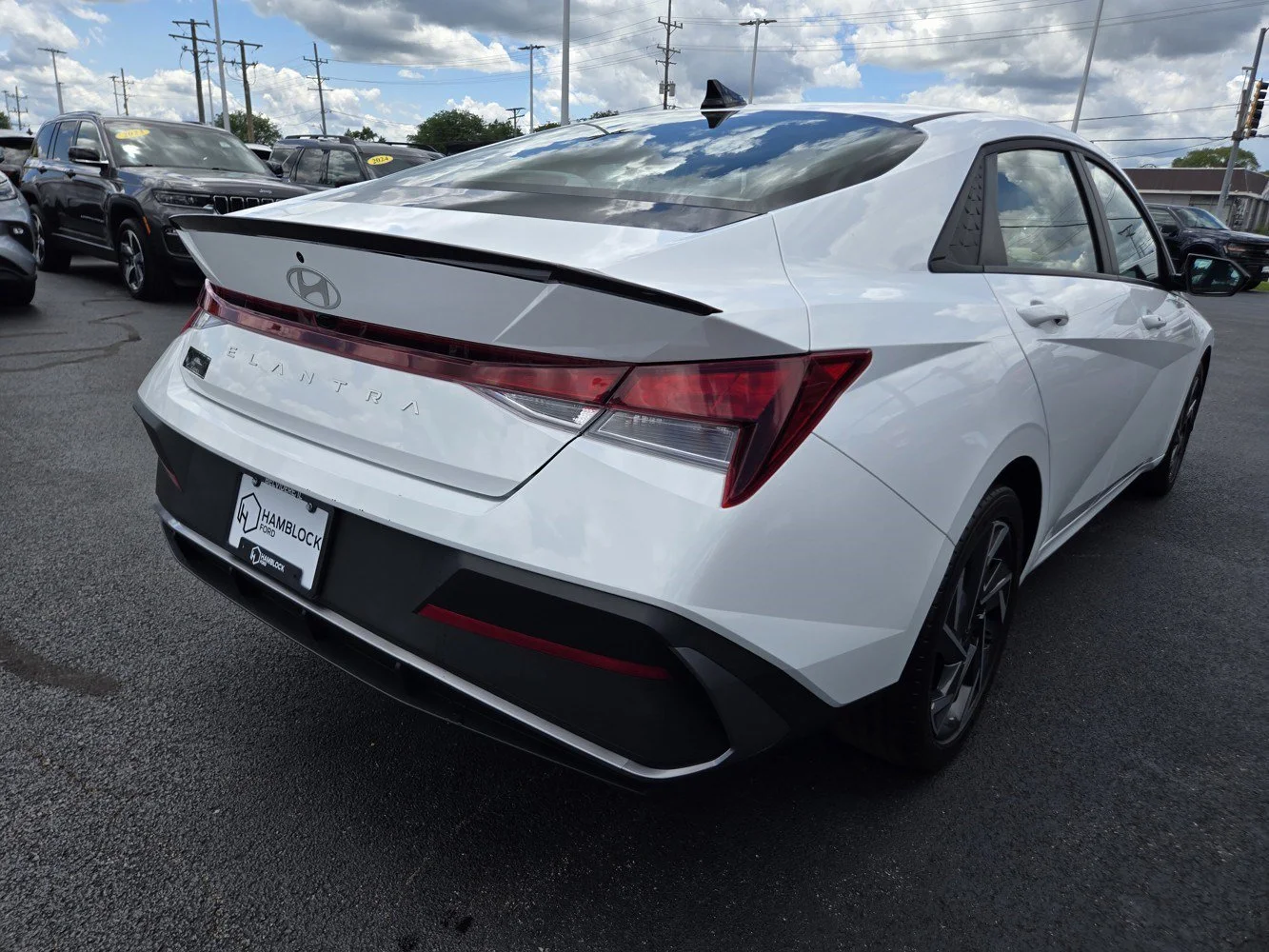 Used 2025 Serenity White Hyundai SEL Sport image 5