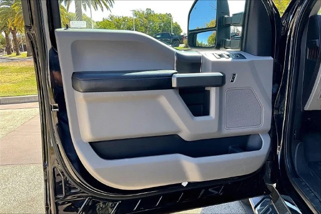 Used 2018 Shadow Black Ford XLT image 22