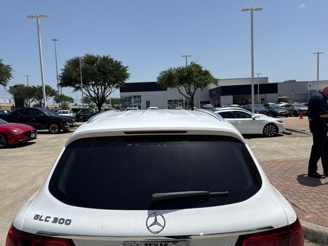 Used 2022 White Mercedes-Benz GLC 300 image 8