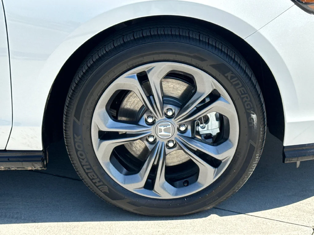 Used 2026 Platinum White Pearl Honda EX-L Hybrid image 47
