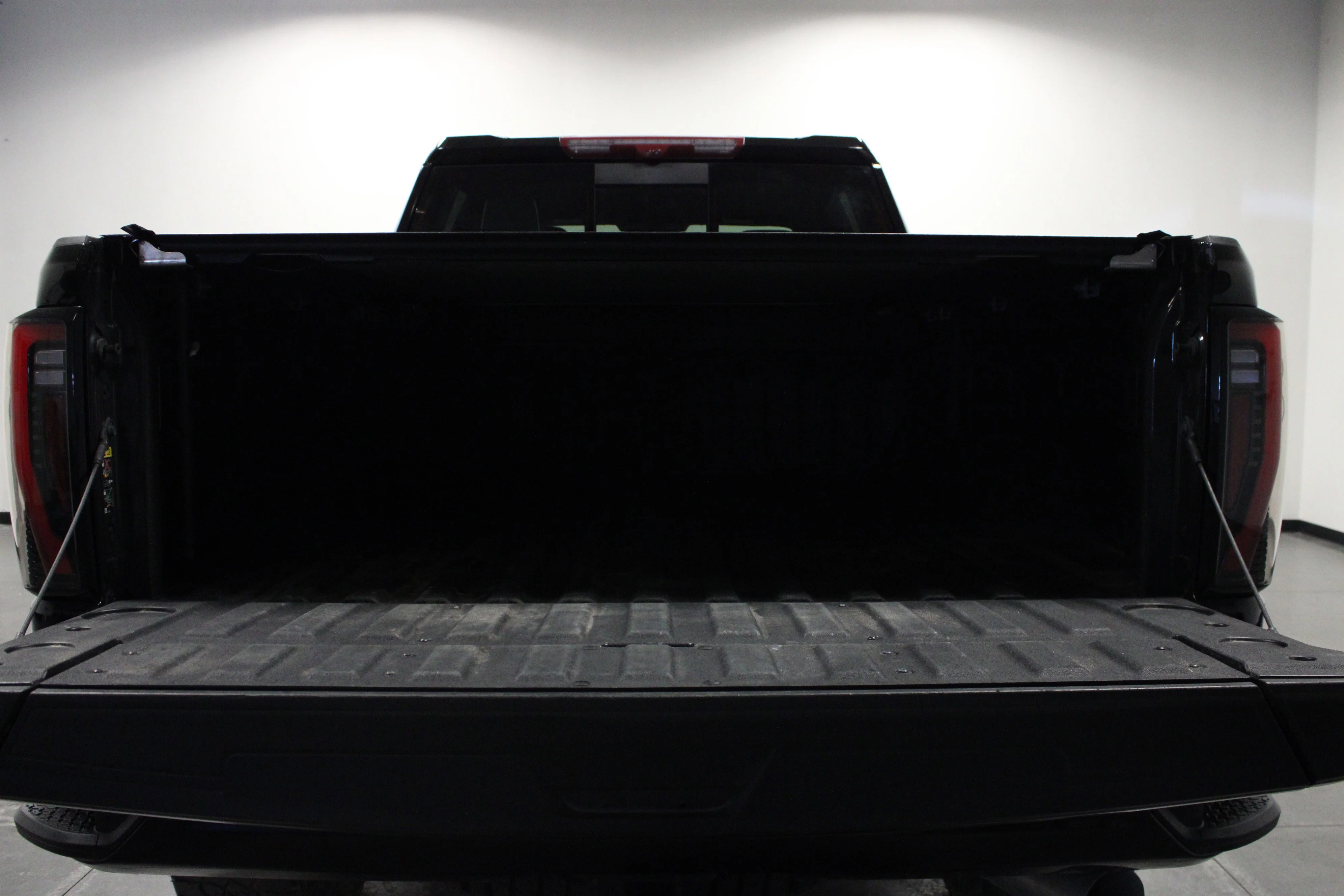 Used 2025 Onyx Black GMC AT4X image 14