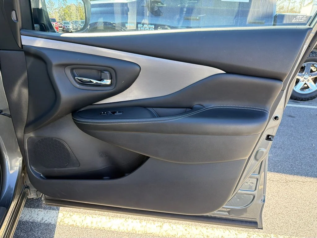 Used 2022 Gray Nissan SV image 14