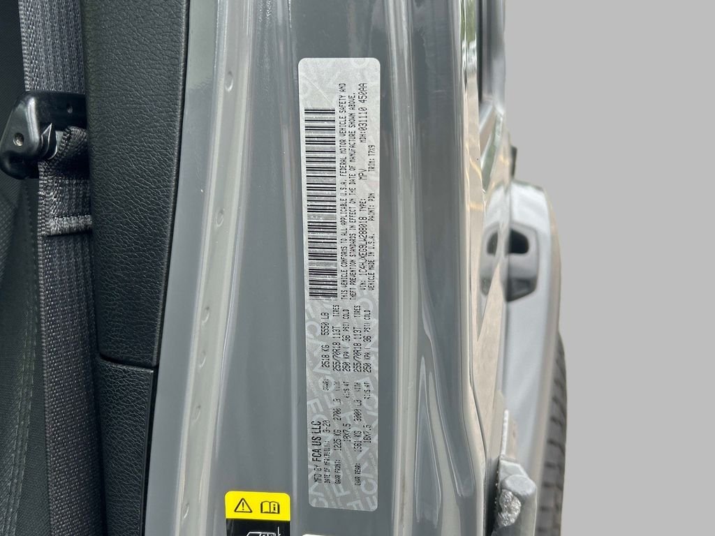 Used 2020 Gray Jeep Unlimited Sahara image 10