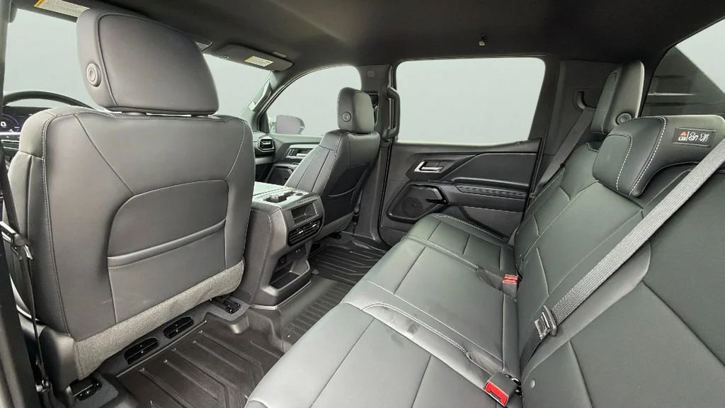 Used 2026 Blue Smoke Metallic Chevrolet LT - Standard Range image 29