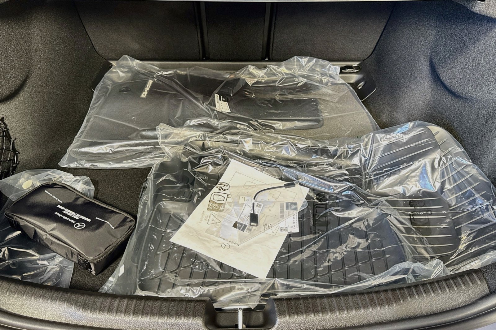 New 2026 Twilight Blue Metallic Mercedes-Benz C 300 image 24