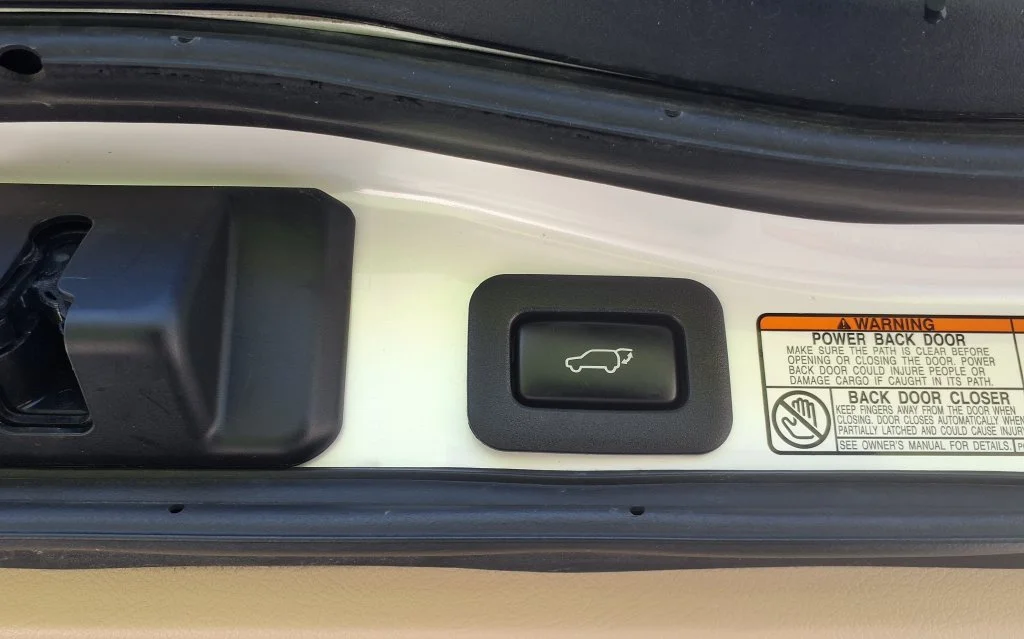 Used 2021 White Lexus 570 image 11