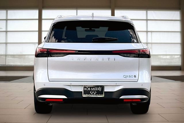 New 2027 RADIANT WHITE INFINITI LUXE image 4