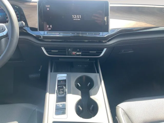 New 2026 White Volkswagen 2.0T SE image 11