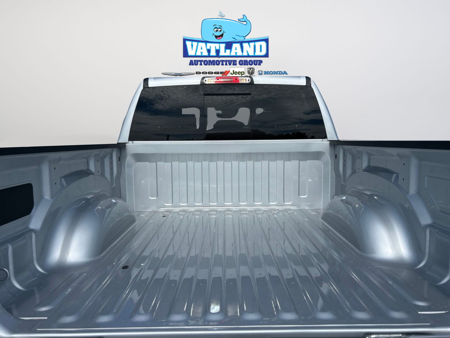 New 2026 Silver Zynith Exterior Paint RAM Laramie image 36