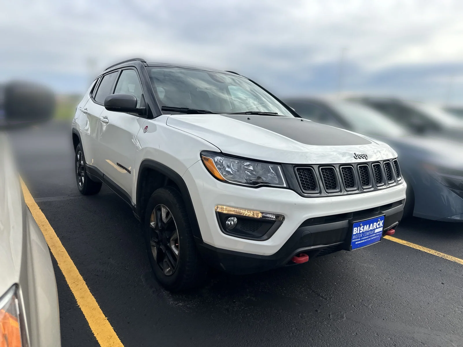 Used 2018 White Jeep Trailhawk image 2