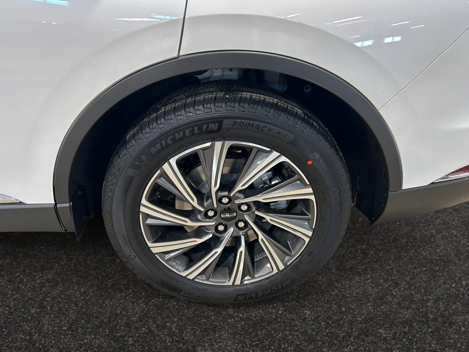 New 2026 Pristine White Metallic Tri-Coat Lincoln Premiere image 9