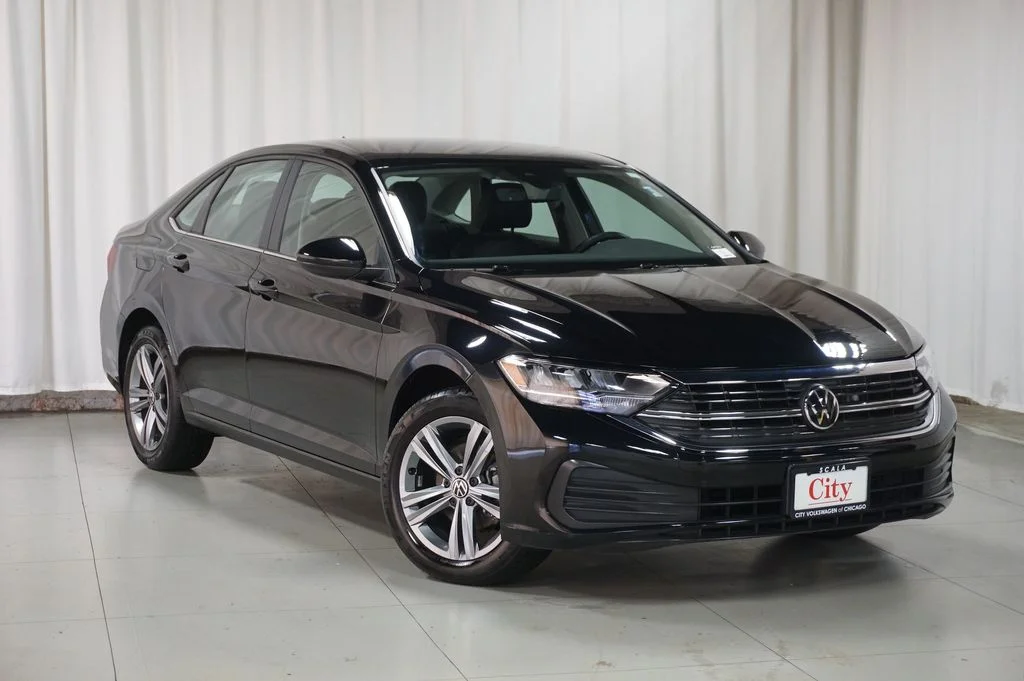 Used 2024 Deep Black Volkswagen 1.5T SE image 2