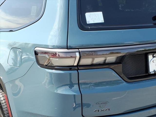 New 2026 Steel Blue Exterior Paint Jeep Grand Wagoneer image 17