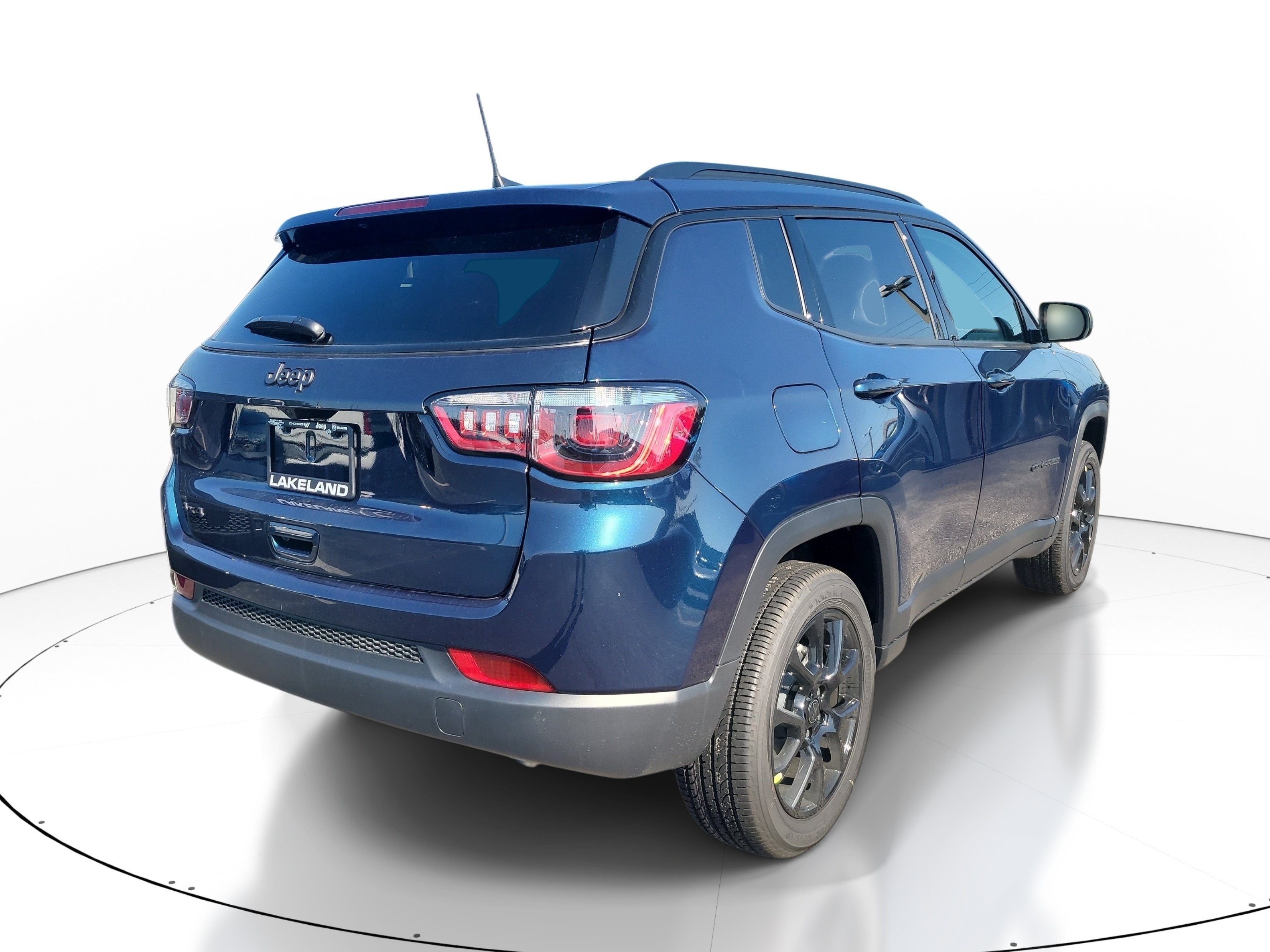 New 2026 Fathom Blue Pearl Coat Jeep Latitude Altitude image 6