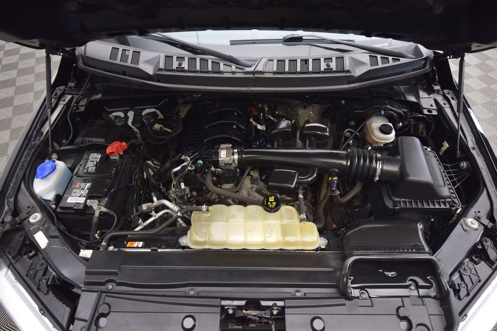 Used 2020 Black Metallic Ford XL image 27