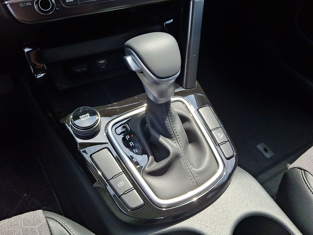 New 2026 White Kia S image 7