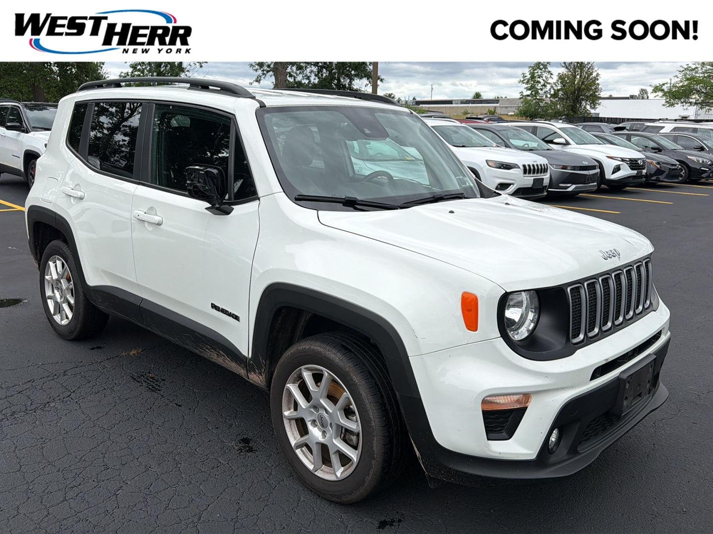 Used 2022 Alpine White Clearcoat Jeep Latitude image 1