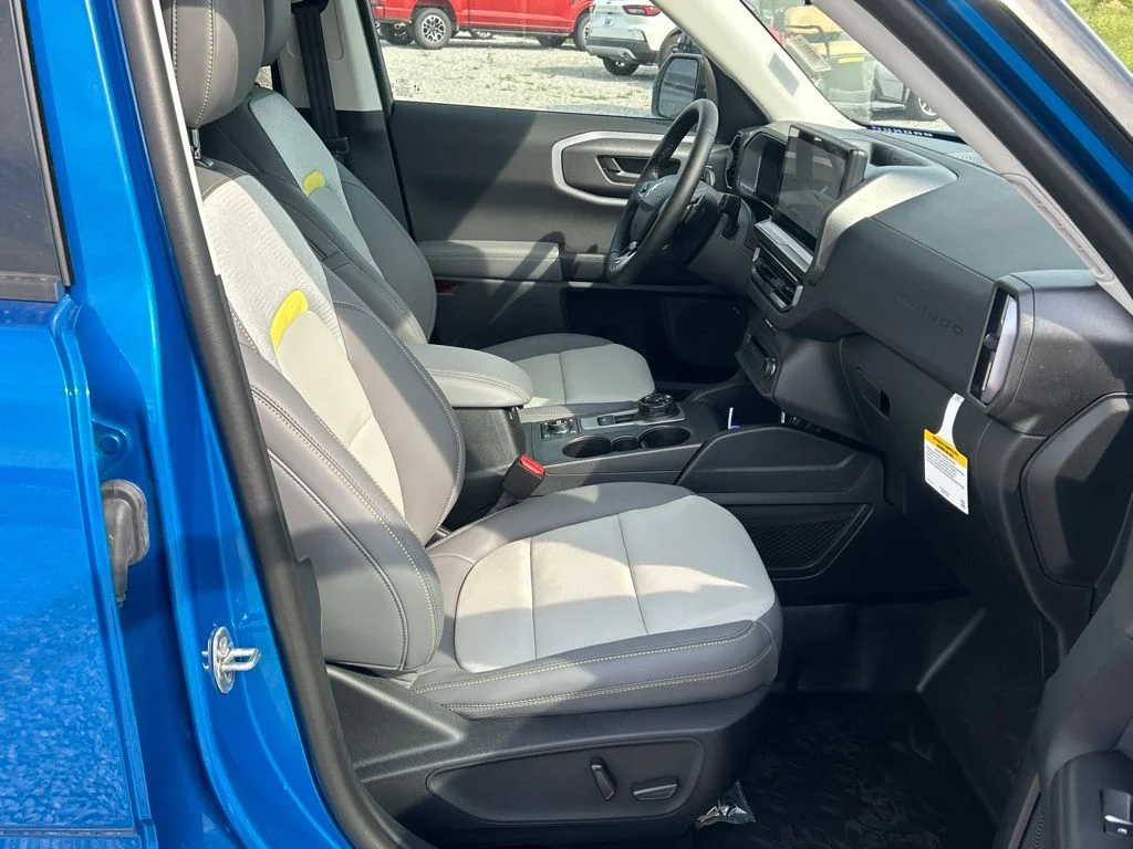 New 2026 Velocity Blue Metallic Ford Badlands® image 17
