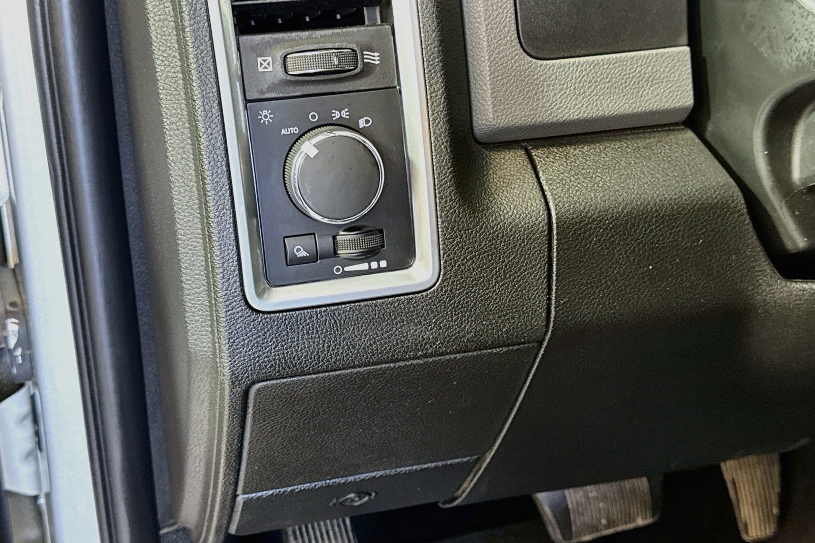 Used 2019 Bright Silver Metallic Clearcoat Ram SLT image 10